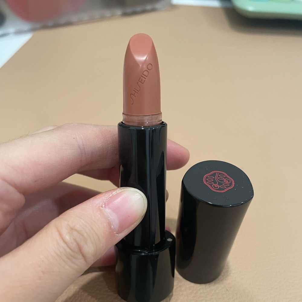 Brand New! Shiseido Rouge Lipstick - BE323 Dusky Honey